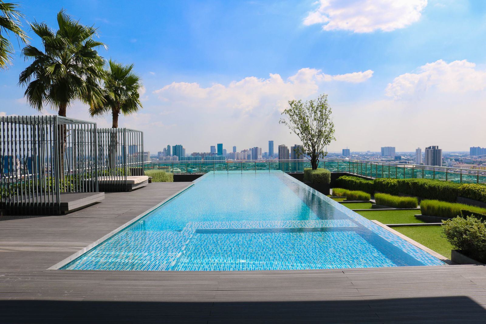 How To Find Airbnb With Pool For Your Next Stay